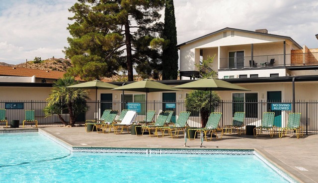 Joshua Tree | 2 Queen | Coffee + Kitchen, Gear Shop, Bocce Ball | 2 Units