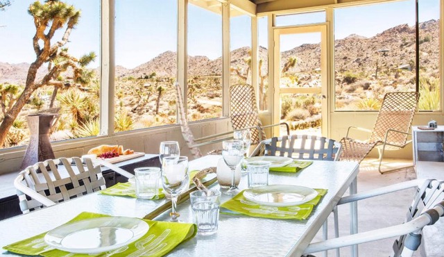 Joshua Tree Dream Weaver hot tub & National Park