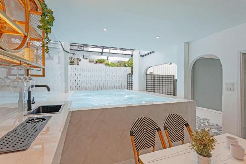 Joyhomes And Pool Nimman