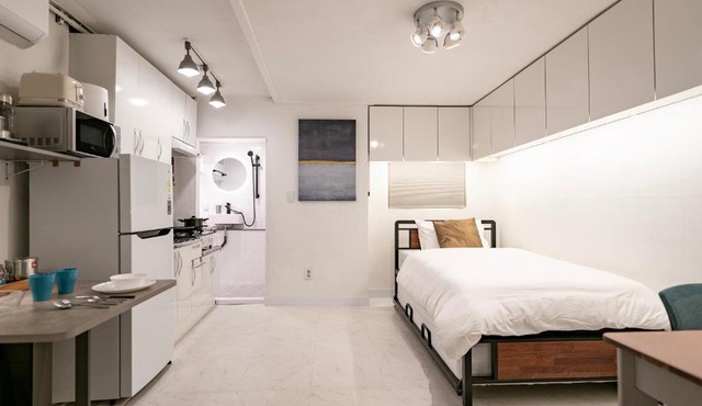 JTS Tailored Service Studio near Hyehwa Station