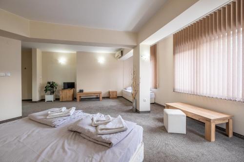 Julia rooms