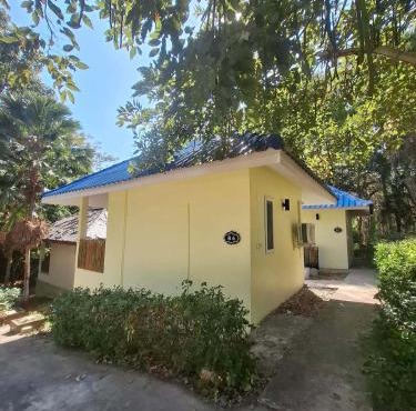 Jungle Breeze Bungalow 6, Fast WiFi, Quiet Retreat
