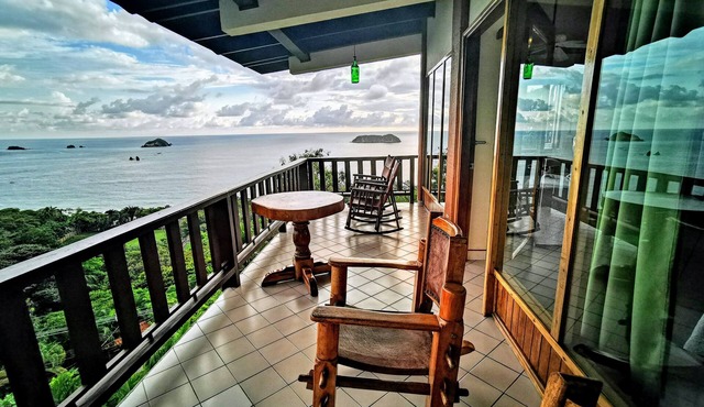 Jungle & Ocean Studio Apartments w Resort Amenities Manuel Antonio Park