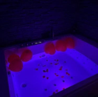 Jungle suite romantic - private Jacuzzi -