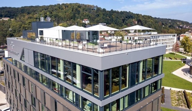 Junior Suite Silber mit Panoramafenster und King Size Boxspringbett