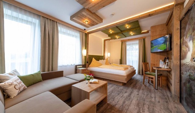 Juniorsuite Schmiedstock, shower, WC, 1 bedroom - Sporthof Austria
