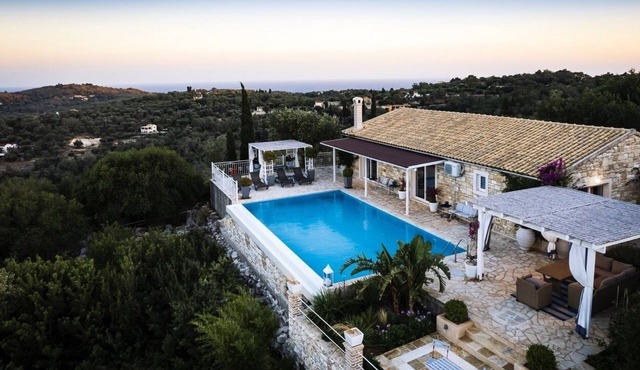 Juniper House - Three Bedroom Villa, Sleeps 7