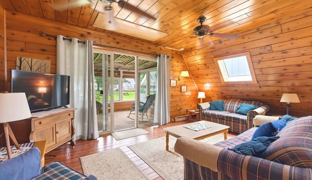 Juniper Presents: Chalet #74 Walk to Pool, Courts & Resort Amenities
