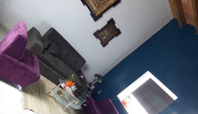 Just 3 blocks from Cathedral, fully restored, high ceilings and modern finishes.