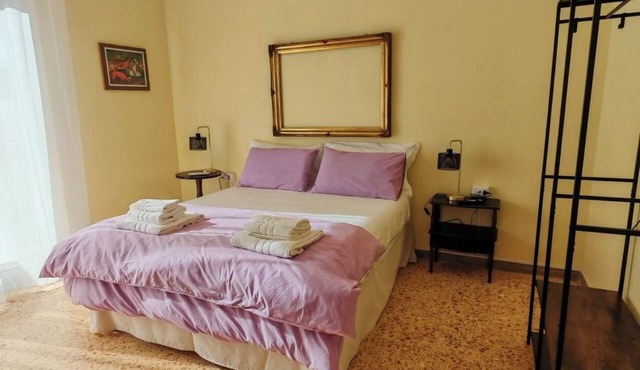 Just a few steps from the Royal Palace. Free Parking