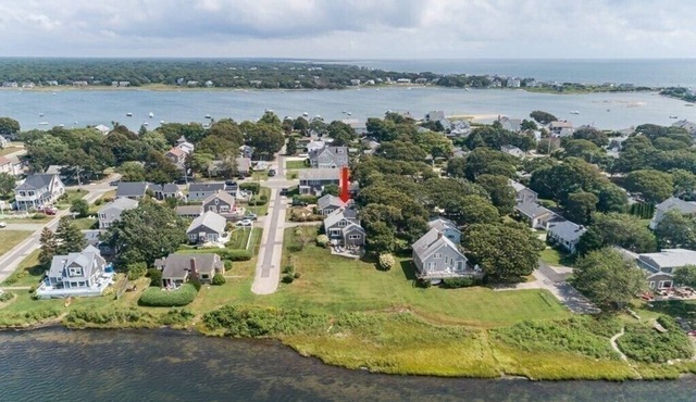 Just Renovated Waterfront Home .25 Miles To The Beach (2260)