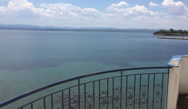 Just Steps from the Sea, Less than 1h from Athens