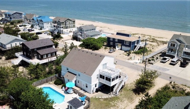Just steps to the beach! Great ocean views! 8bdrm, 6bath private pool!