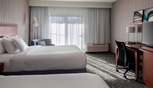 Just What You Were Looking For! w/ Swimming Pool, Pet-Friendly, Free Parking!