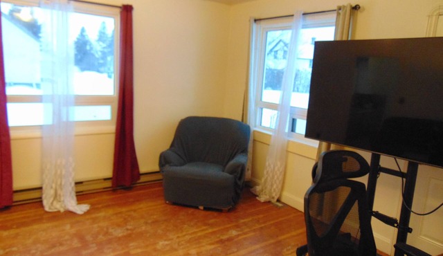 Just You Vacation Home - Main floor use
