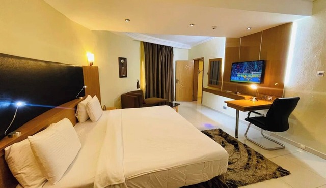 Kaft2 Hotels