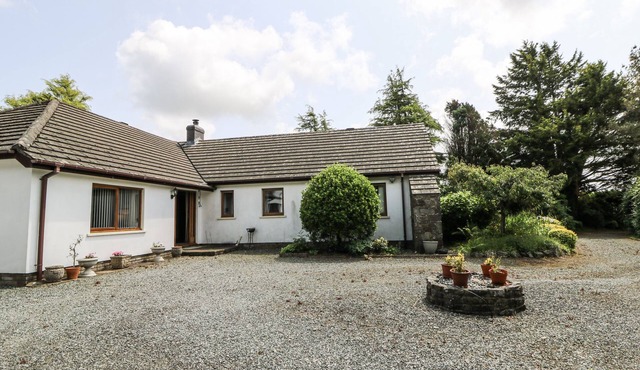 KALA, pet friendly, with open fire in Spittal