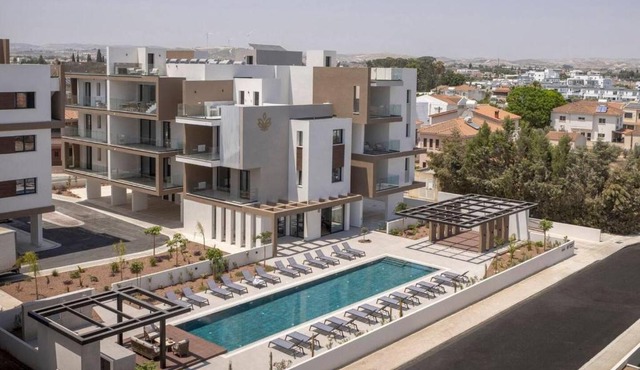 Kalamon Luxury Suite 202 w Pool and Gym