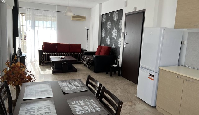 Kali -Thea Spacious 2 BR Penthouse, City View