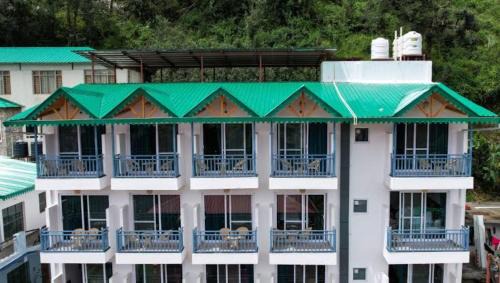 Kalptaru The Kumaun Retreat - 20 min Drive to Kainchi Dham