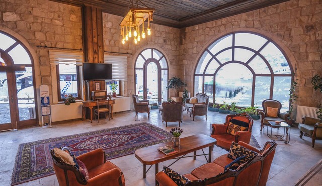 Kalsedon Cave Suites
