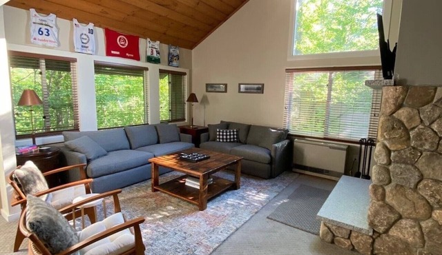 Kanc Kabin: Charming 3-bedroom condo with WiFi, AC