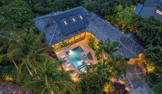 Kapiolani Ocean Villa: Pool, Spa & AC Sleeps 20+
