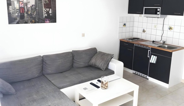 KaRest – Compact Apartment with Balcony