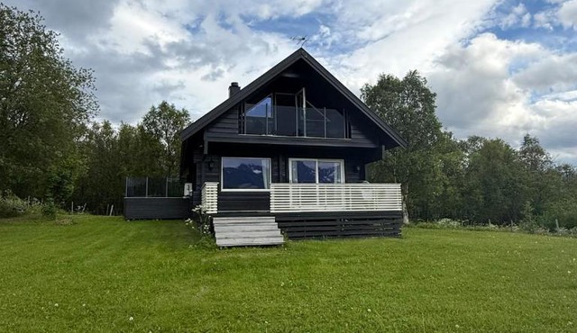Karnes Lodge