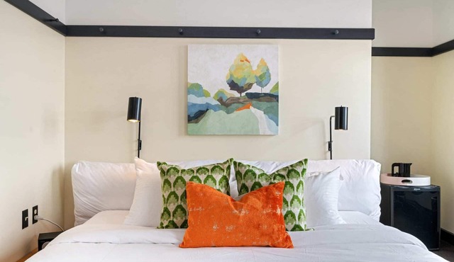 Kasa | Comfy Studio, Explore East Liberty | The Maverick
