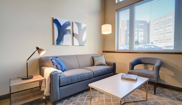 Kasa | Spacious, Westown 1BD + Amenity Access | Milwaukee