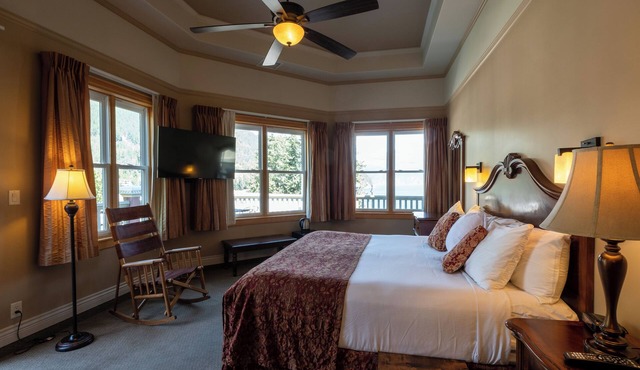 Kaslo Hotel