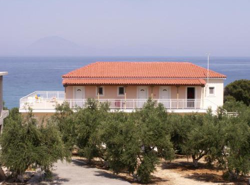 Kastro Beach Hotel