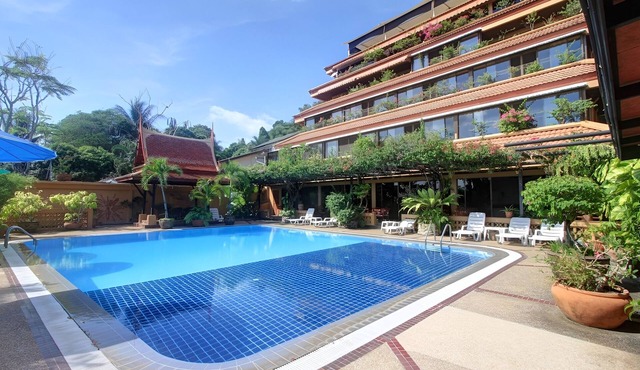 Kata-Karon beaches + Pool in Paradise