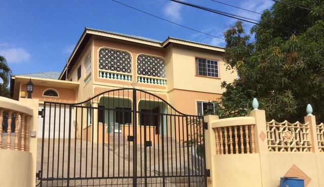 Kathy's Cool Getaway is located near to shopping and transportation.