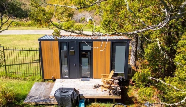 Kauri Getaway Cabin by Tiny Away