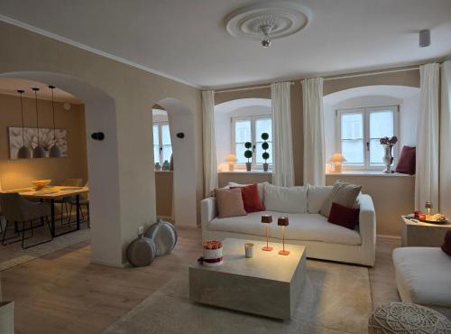 Kavaliershaus Wallerstein, stilvolle Wohnung mit Privatparkplatz
