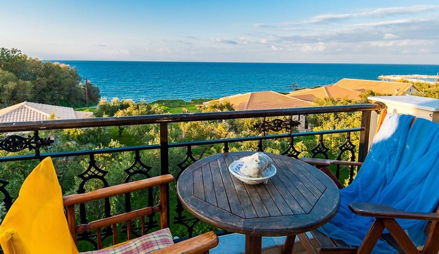 Kavos Psarou Studios and Apartments
