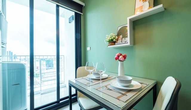 Kaws Theme - Luxury Seaview High Floor l Infinity Pool l Central Pattaya