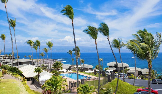 KBV 16B3 2bd/2.5 ba with Breathtaking Ocean Views