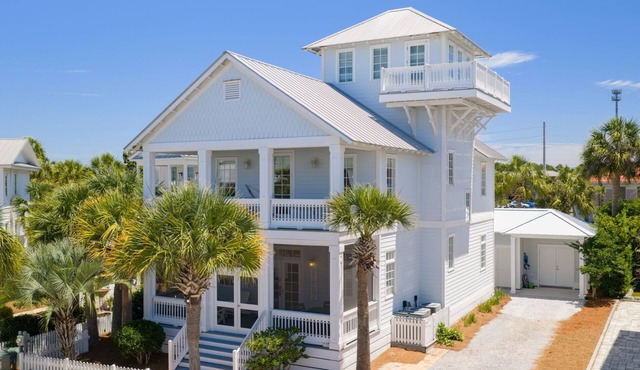 Keep Calm and Carillon: Spacious Family Beach Home Close to Beach Walkover
