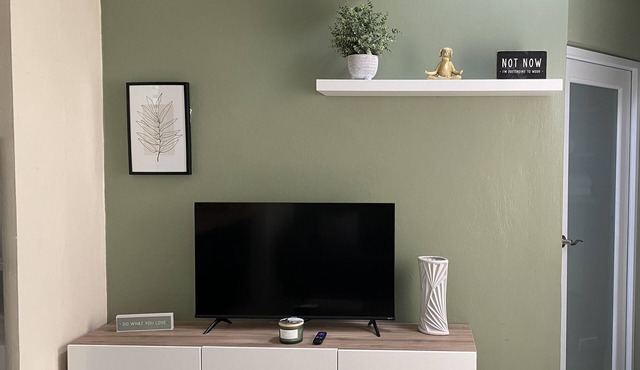 Keep it simple at this peaceful and centrally located place.