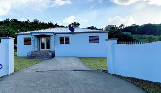 Keepsake Oasis, Mid-Island 3-Bed Modern Cozy Home with AC, WiFi, Quiet Residence