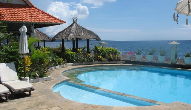 Kembali Beach Bungalows