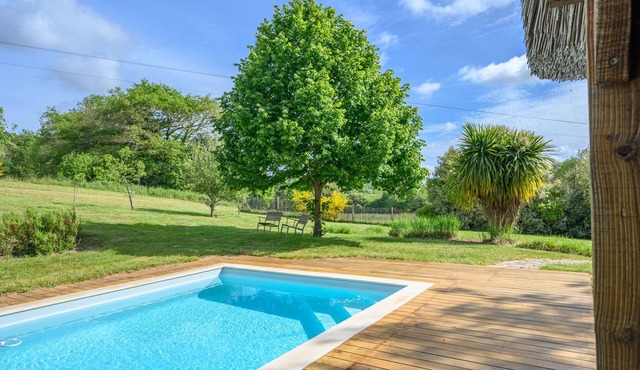 KERMARIA charming longère near Auray, Carnac and Erdeven, heated swimming pool