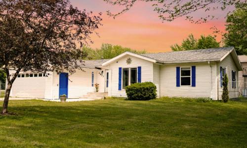 Kevins Place near PawPaw Lake