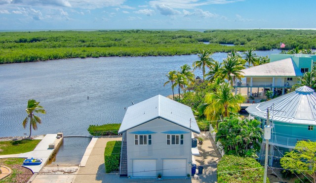 Key Largo home with breathtaking water views