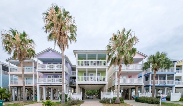 Key Lime Downtown Gulf View w/Golf Cart Included!
