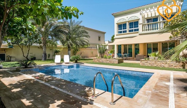 Keysplease Amazing 2 B/R Villa With private Pool, JVT