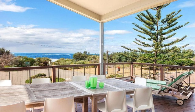 Killcare Beach Abode with AC